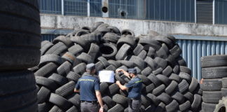 Sequestrato deposito di pneumatici: non venivano rispettate le norme per l’inquinamento ambientale
