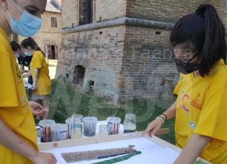 Inaugurazione mosaico per la scuola primaria di Castiglione di Ravenna