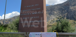 Strage di Capaci: vicino al monumento i disegni e i pensieri dei bambini della scuola Pascoli