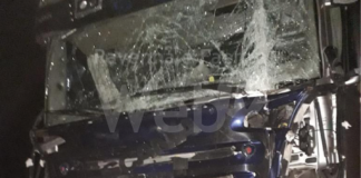 Scontro fra due camion in A14: ferito autotrasportatore