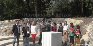 Parco della Pace: terminato il restauro della fontana in mosaico e dell’opera “Francobollo”