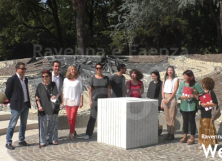 Parco della Pace: terminato il restauro della fontana in mosaico e dell’opera “Francobollo”