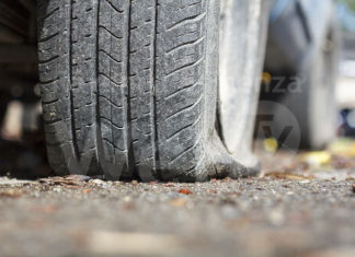 Scontro tra due auto sulla A14: l’incidente causato dallo scoppio della gomma di un camion