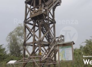 Incendiata importante torretta di avvistamento a Valle Mandriole