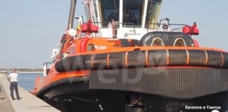 Scontro fra una nave e un rimorchiatore: un persona trasportata al Bufalini di Cesena