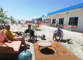 Il Bagno Merida di Punta Marina è una mostra permanente ed un viaggio sulla sabbia