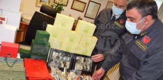 GDF: Denunciati 3 soggetti per la commercializzazione on line di orologi di lusso contraffatti