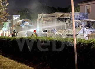Ultima Ora: Camion dei rifiuti prende fuoco in via Panfilia