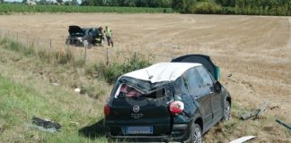 Incidente sull’A14 Bis, due auto finiscono fuori strada. Quattro i feriti uno trasportato al Bufalini