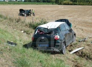 Incidente sull’A14 Bis, due auto finiscono fuori strada. Quattro i feriti uno trasportato al Bufalini
