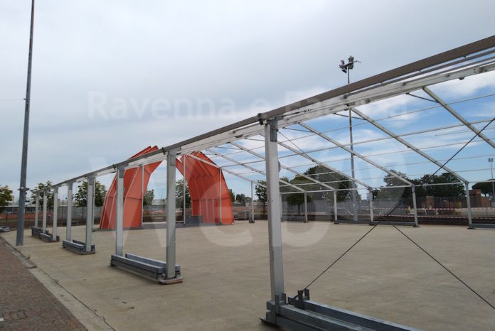 Burri ingabbiato nell'expo OMC (1)