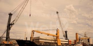 Sbarcate a Ravenna 15 pale eoliche provenienti dalla Cina e destinate alla Liguria