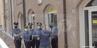 Tentata rapina alle poste di via Fiume Abbandonato: i malviventi messi in fuga delle grida di una cliente