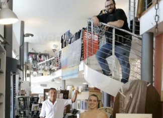 Massa Lombarda: il sindaco Daniele Bassi in visita al “Cavalluccio Rosso” di Luigi Iorio