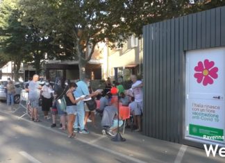 A Marina di Ravenna la clinica mobile per le vaccinazioni lungo la riviera