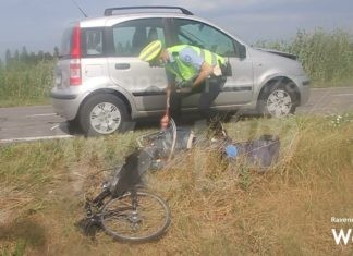 Altro grave incidente in via Dismano, ciclista travolto e trascinato per metri da un auto, e in condizioni gravissime