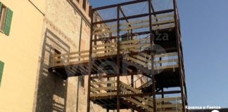 Palazzo del Podestà: in arrivo i pannelli per coprire la torre. I lavori finiranno in autunno
