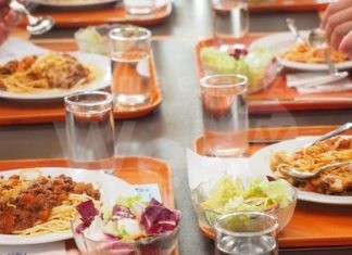 Green Pass nelle mense aziendali, i sindacati: “Non accetteremo disparità di trattamento fra luoghi di lavoro e mense”