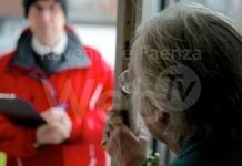 Finto operatore del gas truffa un anziano