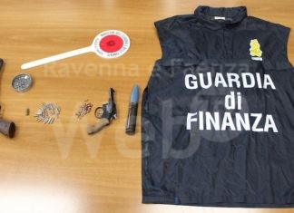 GDF: Denunciato 50enne lughese per detenzione abusiva di armi e munizioni