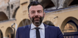 Alessandro Zan (PD) a Cervia con Mattia Missiroli e i candidati al consiglio comunale