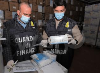Società ravennate vende mascherine non a norma alle strutture sanitarie: sequestrati beni per oltre oltre 11 milioni di euro