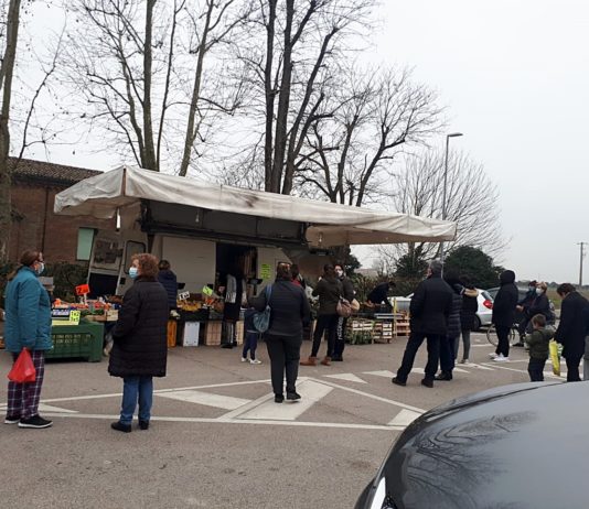 Festività natalizie: modifiche allo svolgimento dei mercati per alcuni territori comunali