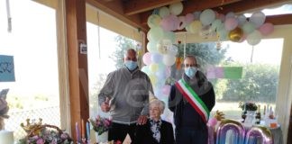 Fulvia Donati compie cento anni: l’assessore Baroncini le porta gli auguri della città