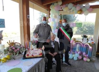 Fulvia Donati compie cento anni: l’assessore Baroncini le porta gli auguri della città