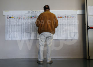 Elezioni: alcuni candidati hanno già votato. Affluenza lenta: 12,87% alle ore 12