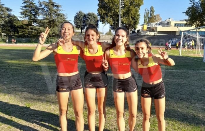 4x100 ragazze