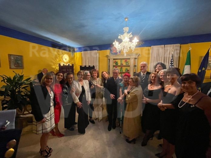 8248207a-db64-438b-b9f7-43e22364f1e3