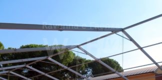 Nuovamente installata la tensostruttura alle Lanzoni