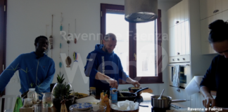 Offrire una nuova casa e aiuto a chi si trova in difficoltà: ecco l’Albo delle famiglie accoglienti di Ravenna