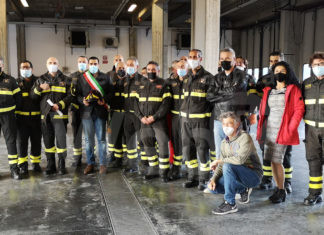 Il sindaco e presidente della Provincia di Ravenna Michele de Pascale in visita al comando provinciale di Ravenna dei Vigili del fuoco