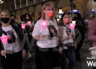 Tante persone alla fiaccolata per ricordare Ilenia Fabbri