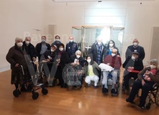 Gli ospiti del Giovannardi e Vecchi in visita alla mostra di Arrigo Sacchi guidati direttamente dal “Mister di Fusignano”