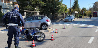 Bagnacavallo: Scooterista 76enne sorpassa auto ferme al passaggio livello e poi si schianta. Grave