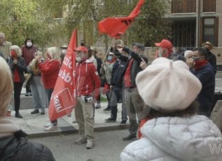 Presidio davanti alla Cgil di Ravenna dopo i gravi fatti di ieri a Roma