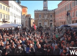 Manifestazione “No Green Pass” in piazza del Popolo: centinaia i lavoratori in protesta