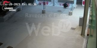 I Carabinieri individuano il responsabile degli imbrattamenti “No Vax”