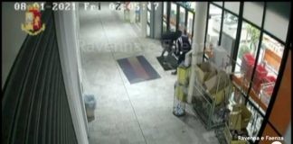 Fermata la banda dei supermercati: 20 i colpi messi a segno fra Ravenna, Forlì e il Veneto