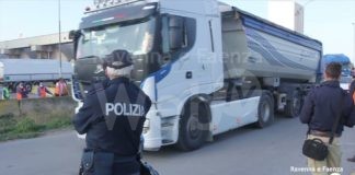 Protesta contro il Green Pass, traffico in till al porto: interviene la Polizia