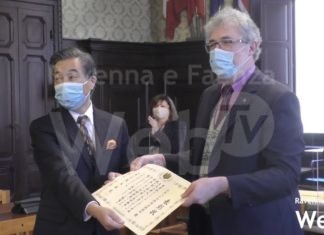 Gli organizzatori del Festival “Ottobre Giapponese” premiati dal Console generale del Giappone |VIDEO