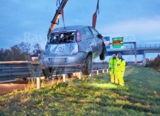 Grave incidente all’alba, auto con a bordo 5 ragazze esce di strada, una di loro ricoverata al Bufalini