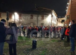 Unione: cinquecento persone in marcia per dire no alla violenza di genere