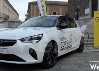 Una giornata dedicata alla mobilità elettrica: in piazza a Faenza le auto di Leoni & Casadio Group | VIDEO