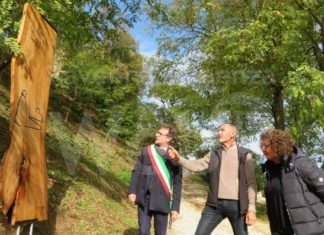 Inaugurata a Oriolo l’opera in ricordo di Nino Tini