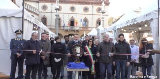 Taglio del nastro per “Art e Ciocc”: la festa del cioccolato torna in piazza del Popolo |VIDEO