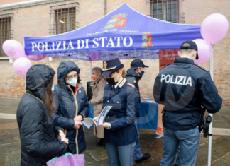 Giornata internazionale per l’eliminazione della violenza contro le donne: Polizia in strada per la campagna “…Questo non è amore”